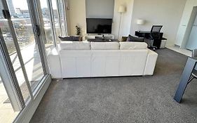 Spacious & High In The Skyplaza - 1Bd 1Bth Apt